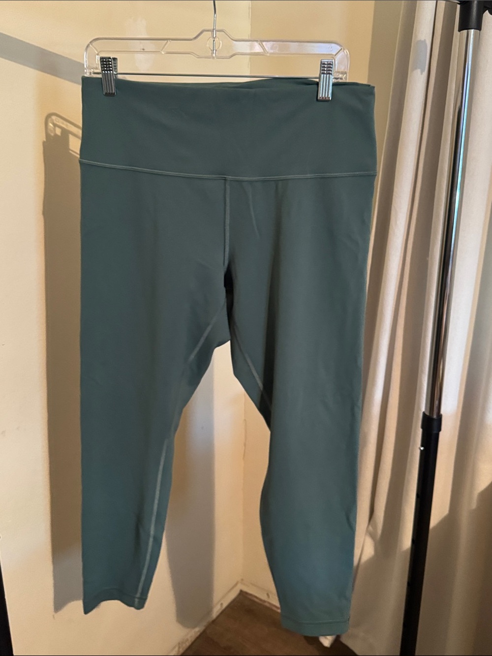 lululemon athletica Women’s Wunder Train Leggings in Medium Forest